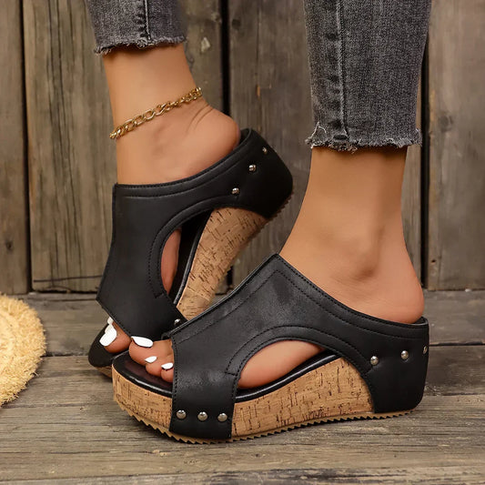 Sandalias de Cuña para Mujer con Soporte del Arco y Detalles de Tachuelas - Negro