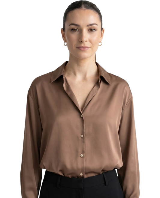 Blusa de Mujer de Satén con Corte Holgado, Cuello Clásico y Puños Abotonados