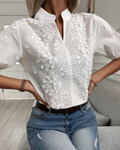 Blusa de Mujer con Cuello en V y Bordado Floral Calado