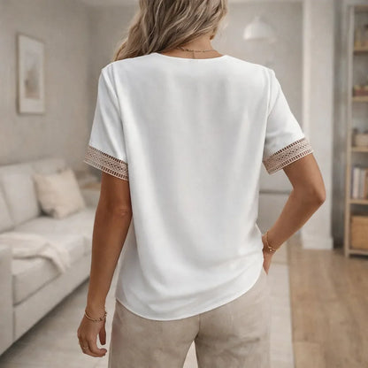 Blusa de Mujer con Cuello en V y Detalles de Encaje